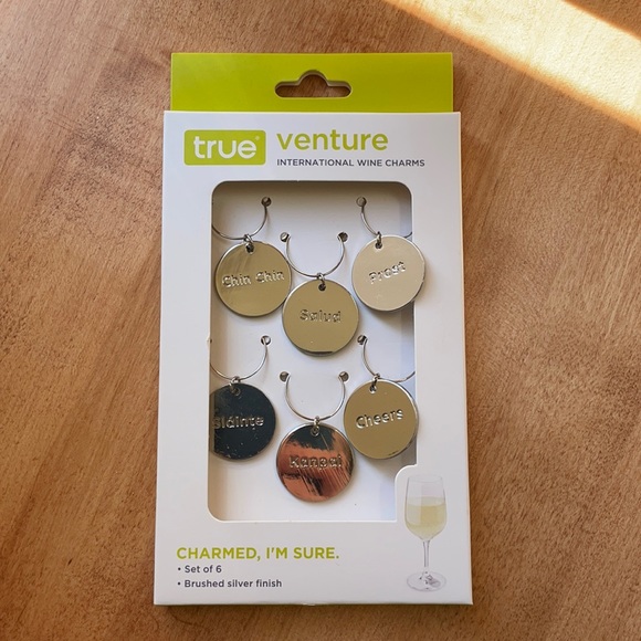 Cheers Wine charms NIB - Picture 1 of 2